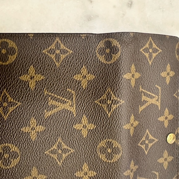 Louis Vuitton Sarah Monogram Wallet - Picture 12 of 13